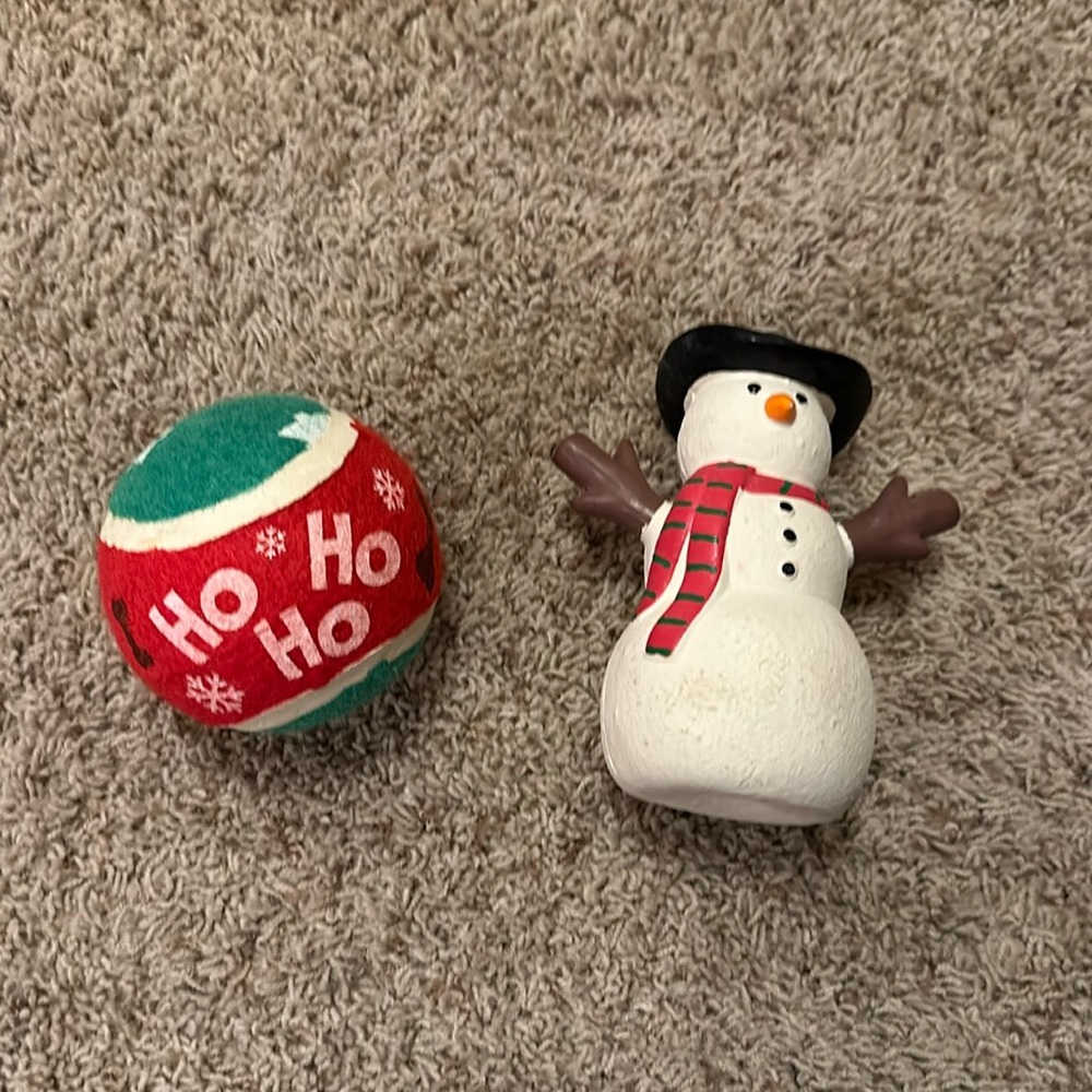 Holiday dog toys - 2 - never used